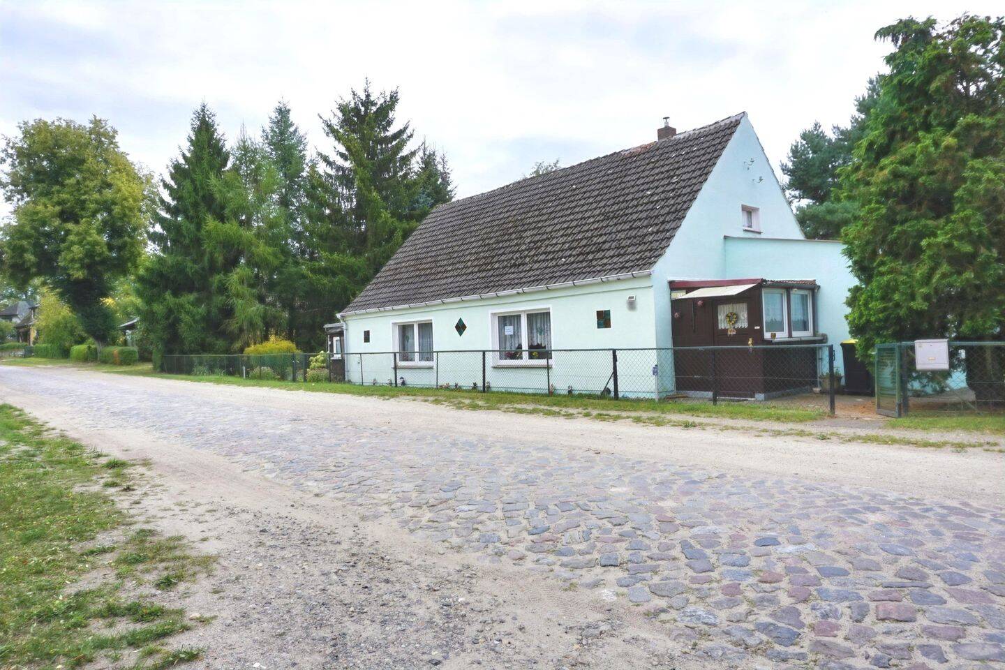 Sanierungsobjekt mit Stallgebäude auf 1.371 m² Grundstück in Metzelthin, 17268 Templin