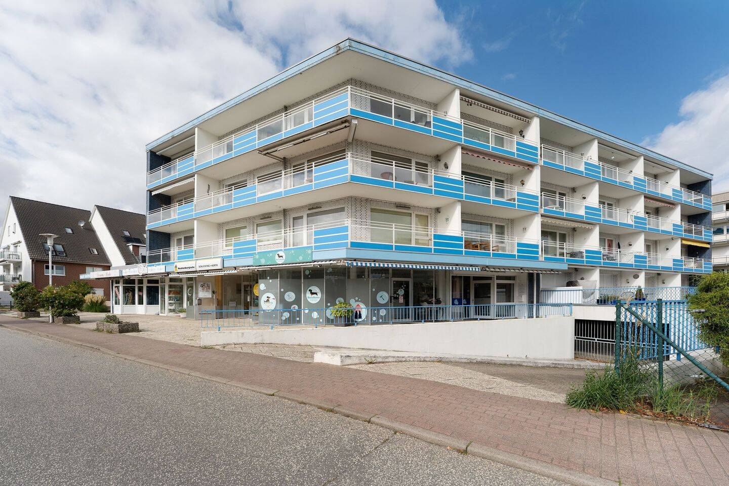Exklusive 2-Zimmer-Wohnung in Grömitz mit Südwestbalkon, Garage und moderner Ausstattung – stilvoll wohnen nahe Strand, Promenade und Yachthafen., 23743 Grömitz