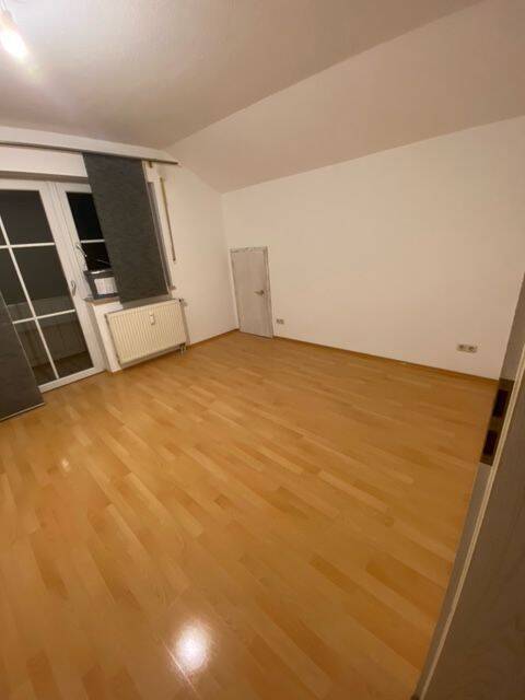 Schöne 2 Zimmer Wohnung im DG in 94078 Freyung zu vermieten, 94078 Freyung