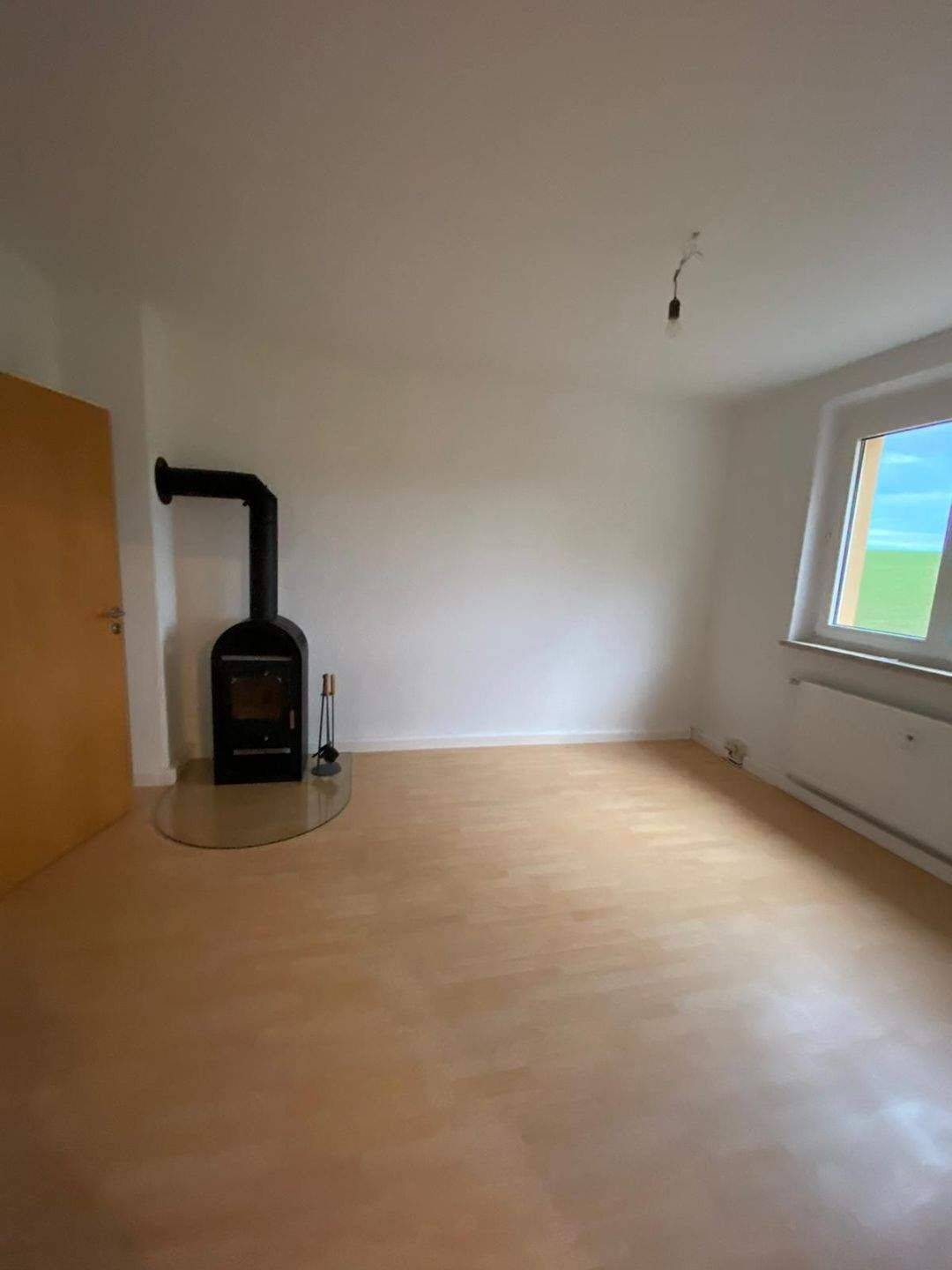 gemütliche 2-Raumwohnung mit Kaminofen in Schalkau, 96528 Schalkau