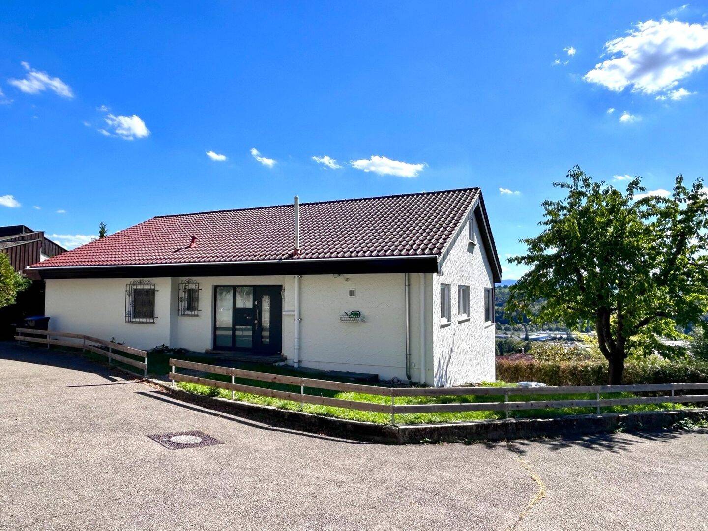 Modernisiert und Geräumig: Freistehendes Einfamilienhaus mit Einliegerwohnung in Aussichtslage, 73262 Reichenbach an der Fils