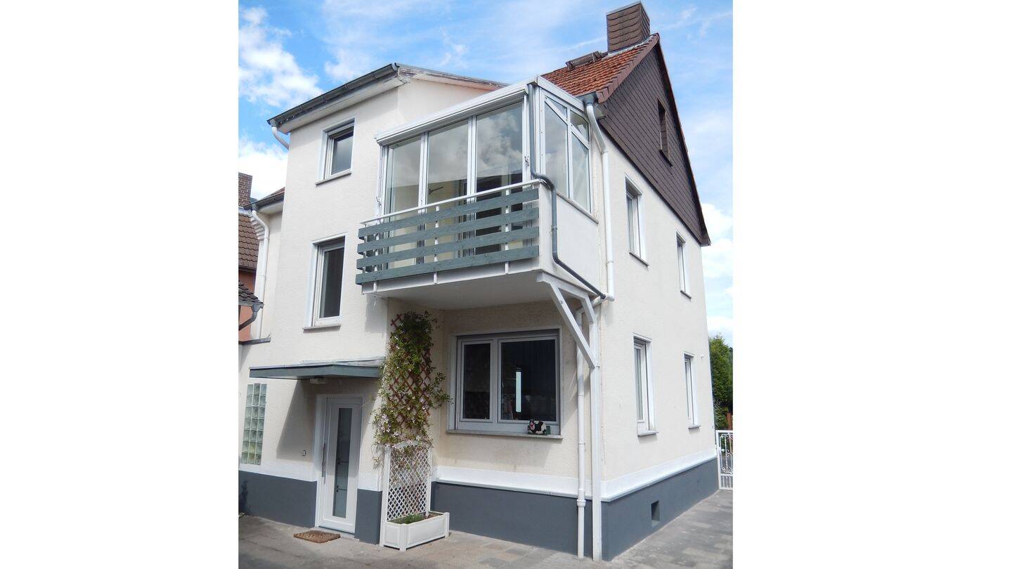 Helles Einfamilienhaus mit Kaminofen und Balkon, 61184 Karben