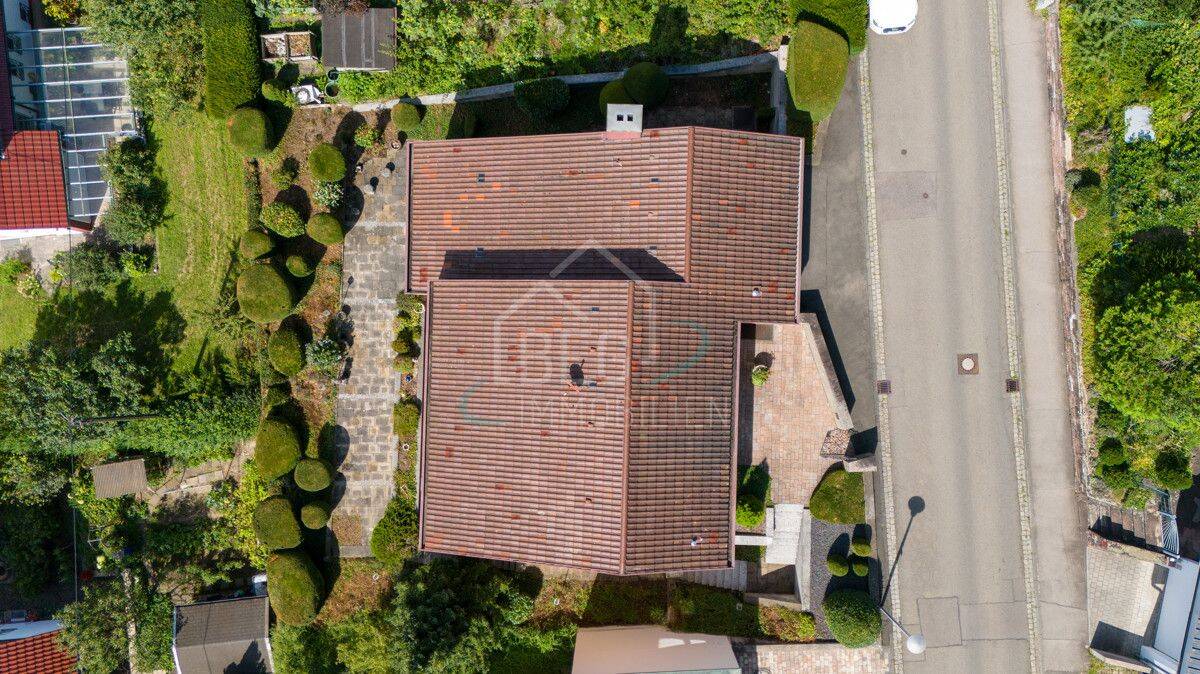Viel Platz für Visionen: Einfamilienhaus in attraktiver Lage, 72622 Nürtingen