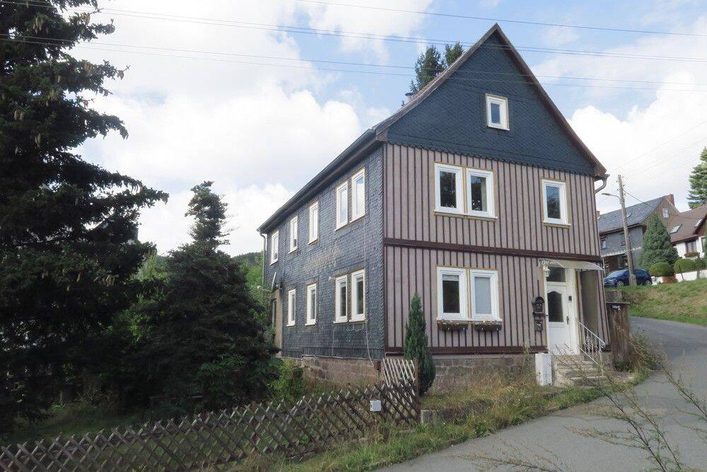 Sanierungsbedürftiges Wohnhaus mit Gestaltungspotential in Frankenhain, 99330 Geratal (Frankenhain)
