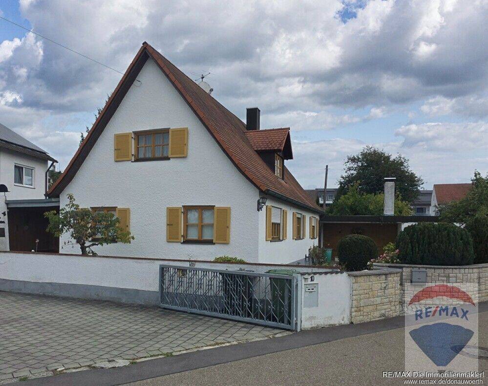 Stilvolles Einfamilienhaus mit großer Doppelgarage, 85098 Großmehring
