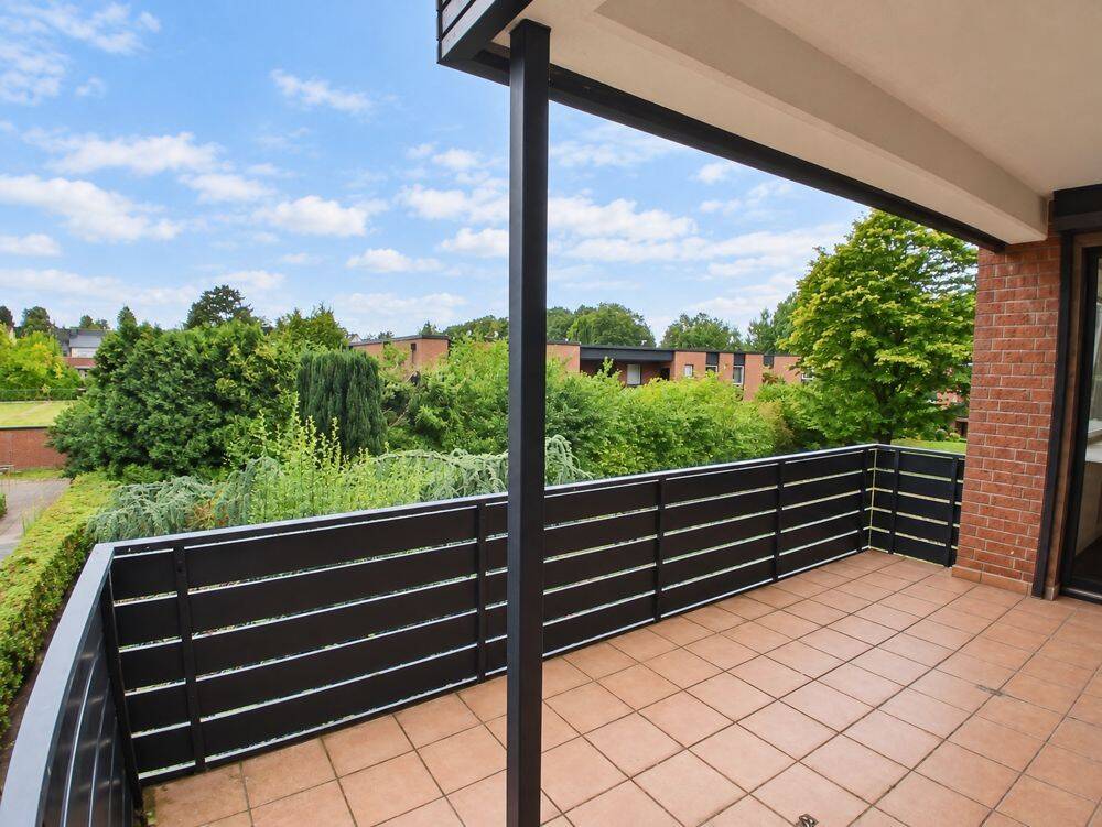 Großzügige 3-Zimmer-Wohnung mit Loggia und schönem Blick ins Grüne, mit Tiefgaragenstellplatz, 21077 Hamburg (Harburg)