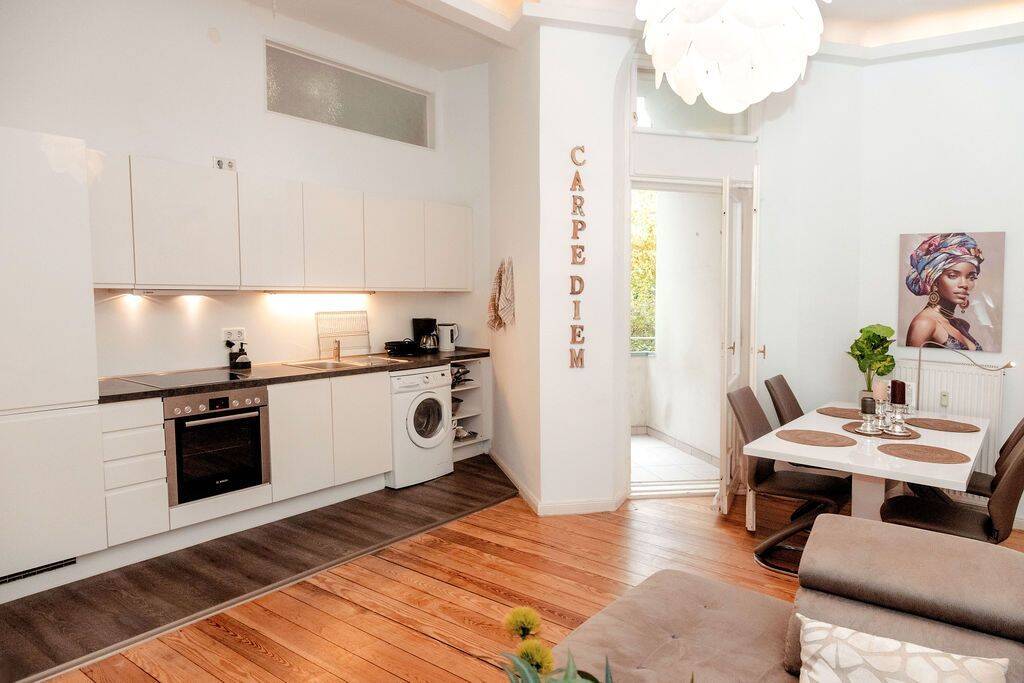 Stilvoll möbliertes Altbau-Apartment nahe Ku´Damm, 10711 Berlin (Charlottenburg-Wilmersdorf Charlottenburg Grunewald Halensee Wilmersdorf)