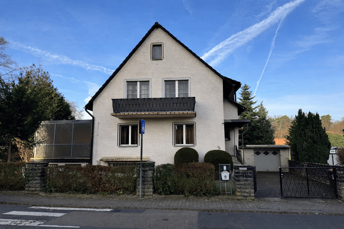 Hermann Immobilien: Zwei Häuser, viele Möglichkeiten: Attraktives Wohnensemble mit Entwicklungspotenzial, 63457 Hanau