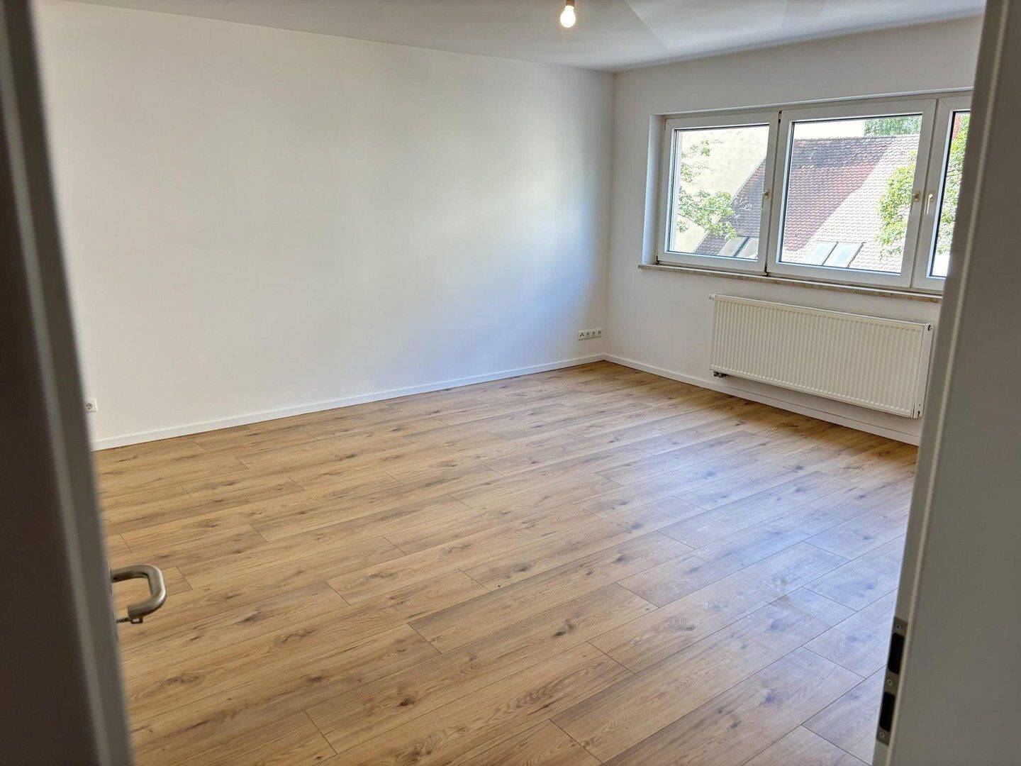 Sofort frei & ohne Provision – Renovierte 3-Zimmer-Wohnung mit Balkon – U-Bahn um die Ecke, 90461 Nürnberg