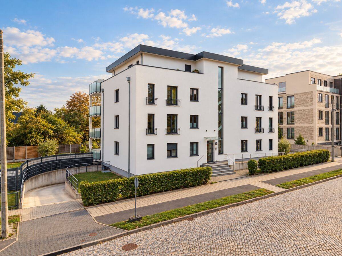 Familientraum in Nietleben – großzügige 4-Raumwohnung mit Balkon & Tiefgarage, 6122 Halle (Saale) (Nietleben Nördliche Neustadt Saaleaue)