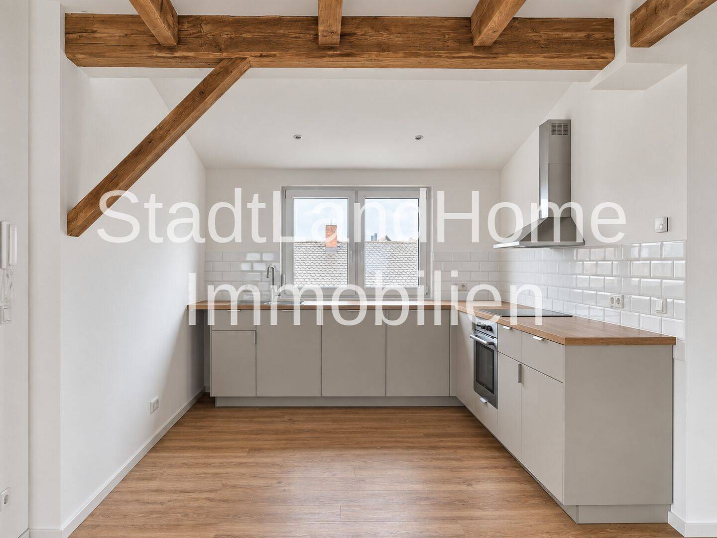 2 Zimmer unterm Dach – offen, hell, voller Charme, 96155 Buttenheim