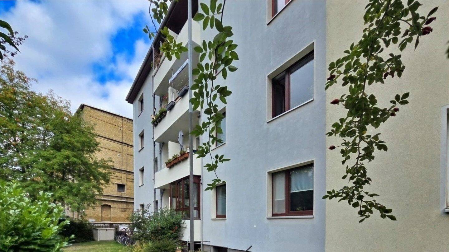 Charmante 1-Zimmer-Dachgeschosswohnung mit Balkon und Okerlage in Uninähe, 38114 Braunschweig (Braunschweig Ölper)