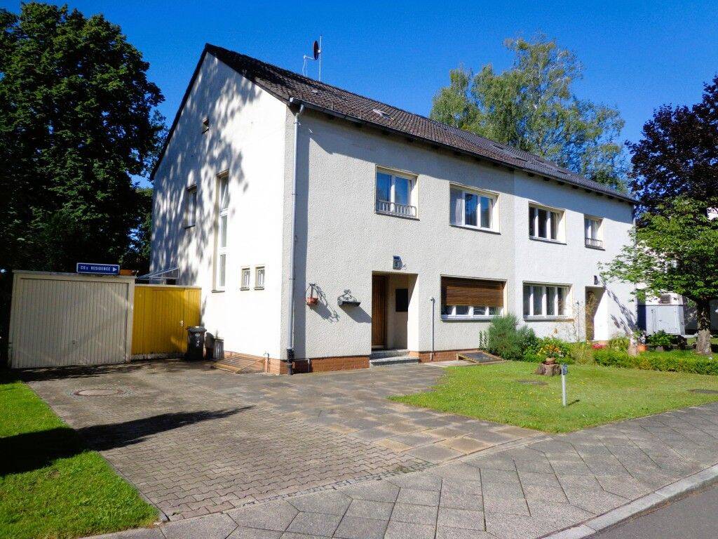Bezugsfreie Doppelhaushälfte, 6 Zimmer, Garage, Garten, ruhige Lage, Ortseingang Kladow, 14089 Berlin (Spandau Gatow Kladow Kolonie Windmühlenberg)