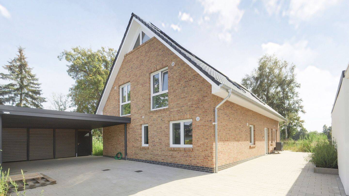 Erstklassige Lage: Neubau-Erdgeschosswohnung in einem Zweifamilienhaus zur Miete in Lilienthal – Erstbezug, 28865 Lilienthal