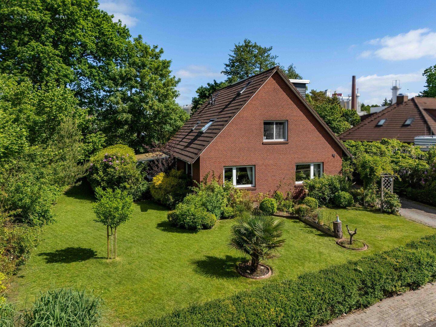 Familienfreundliches EFH auf 1.250 m² Grundstück mit ausgebautem Dachboden, 26605 Aurich