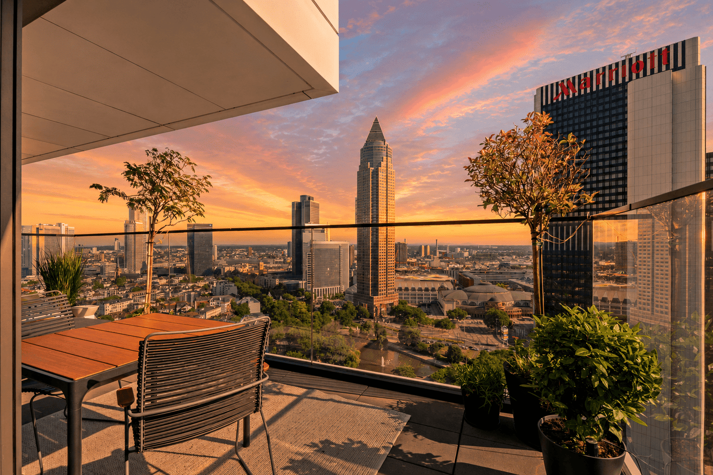 25. Etage – Ihre City-Loge mit perfektem Sonnenuntergang, 60325 Frankfurt am Main (Bockenheim Gallus Westend-Süd)