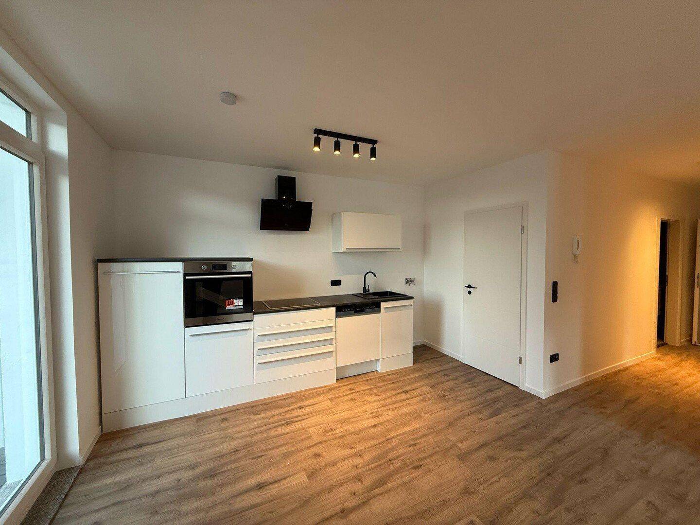 Wunderschöne 3 Zimmer-Wohnung in Hof mit Balkon und Küche, 95028 Hof (Haidt Innenstadt Jägersruh Leimitz)