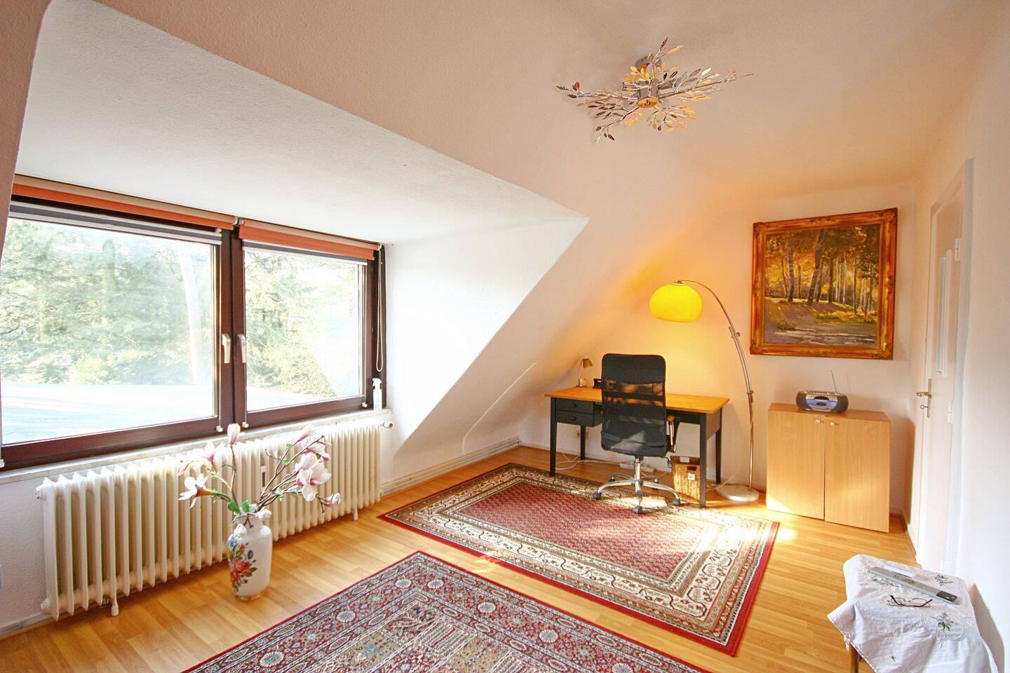Pendler aufgepasst! Voll möblierte und ausgestattete 3 Zi. DG-Whg. in sehr schöner Wohnlage zu mieten., 21149 Hamburg (Harburg Hausbruch Neugraben-Fischbek)