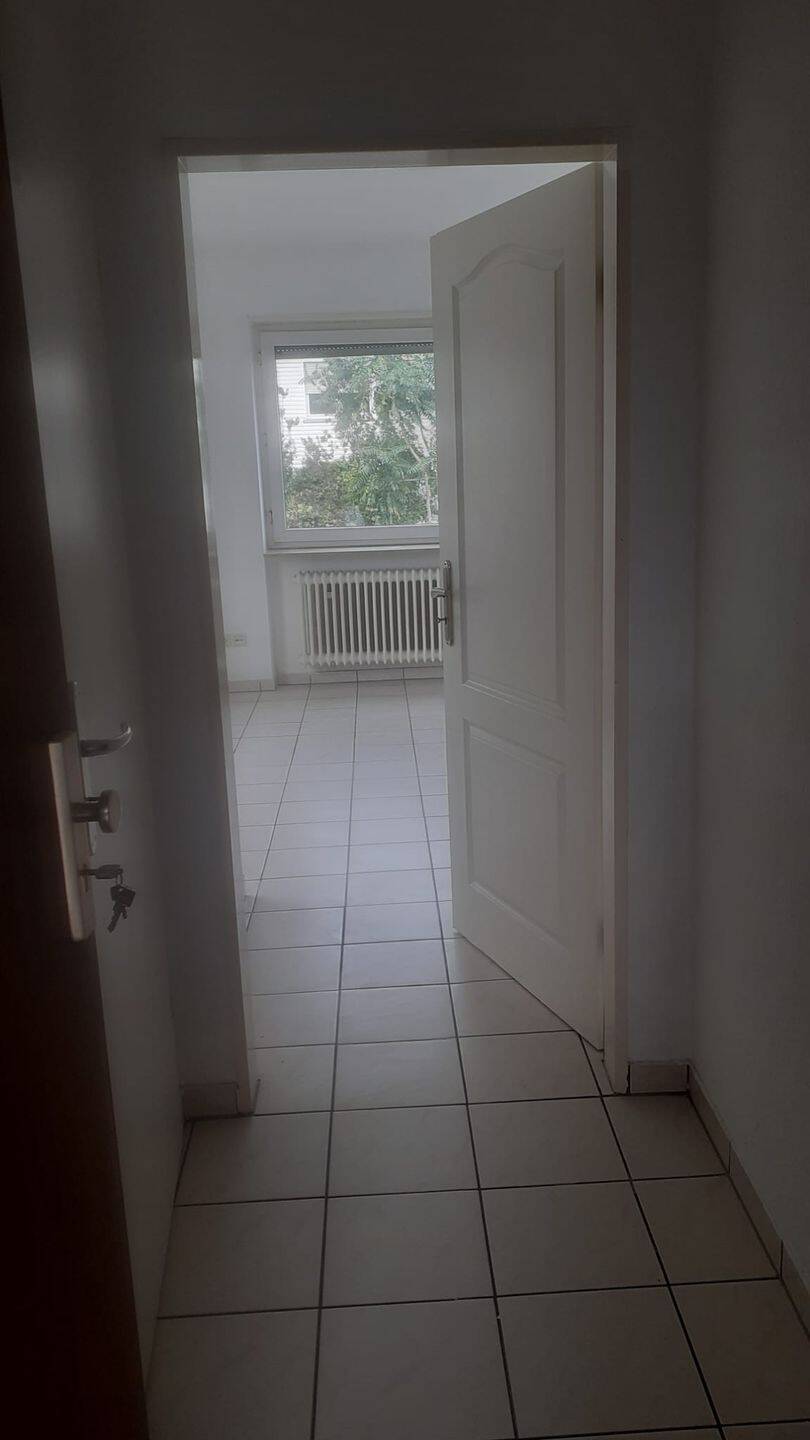 Kompakte 1-Zimmer-Studenten-Wohnung mit separater Küche in Mannheim-Neckarau, 68199 Mannheim (Almenhof Neckarau)