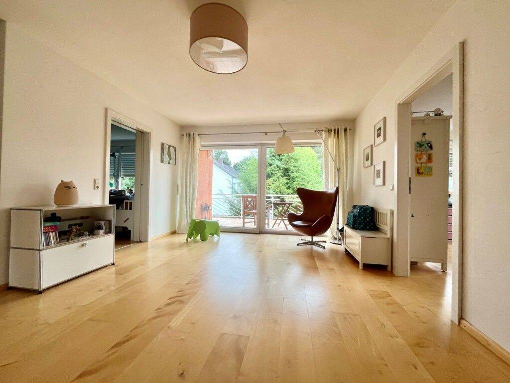 Oberkirch – zentrale Lage. Ein- oder Zweifamilienwohnhaus im mediterranen Baustil mit ca. 202 m² Wohnfläche und Garage, 77704 Oberkirch