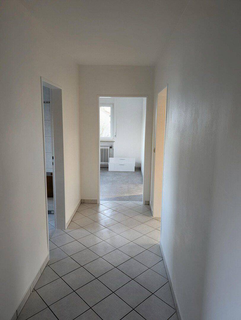 Ruhige 3 Zimmer Wohnung im 1. Stock eines 3 Familien Hauses, Balkon, Keller, ggf. Garage, 90431 Nürnberg
