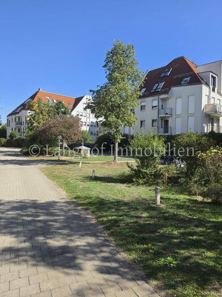 Schöne 2-Zimmer-Whg. mit Fußbodenheizung, EBK, Loggia und TG-Stellplatz, 90766 Fürth (Eigenes Heim Hardhöhe Unterfarrnbach Weststadt)