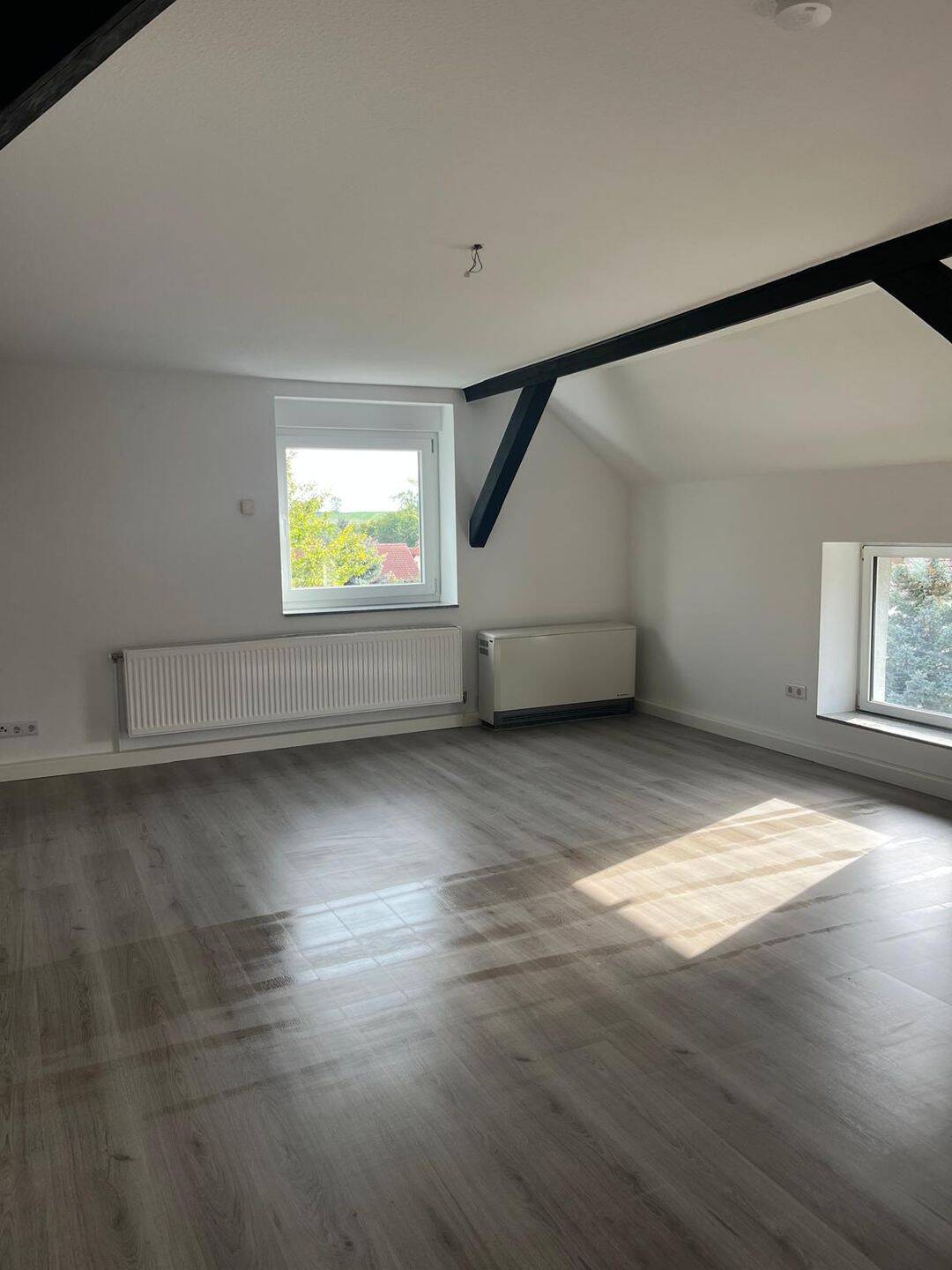 Helle & Neu Renovierte 4,5-Raum-Wohnung in idyllischer Lage, 99195 Markvippach