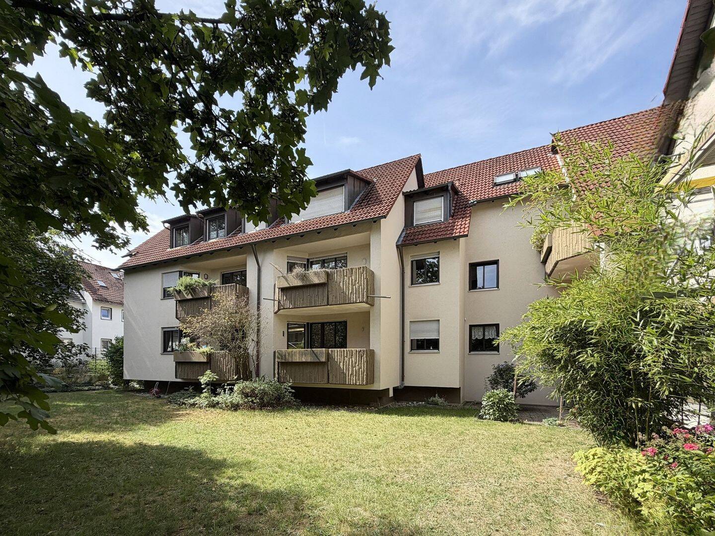 NBG-LAUFAMHOLZ: MODERNISIERTE 3-ZI-WOHNUNG MIT BALKON + TG-STELLPLATZ IN RUHIGER UND ZENTRALER LAGE, 90482 Nürnberg (Freiland Laufamholz Mögeldorf Rehhof Unterbürg)