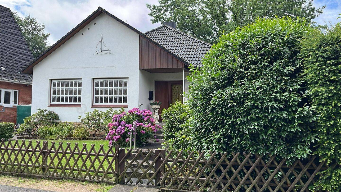 Sanierungsbedürftiges Einfamilienhaus in Alt-Rahlstedt, 22149 Hamburg (Wandsbek Rahlstedt Tonndorf)