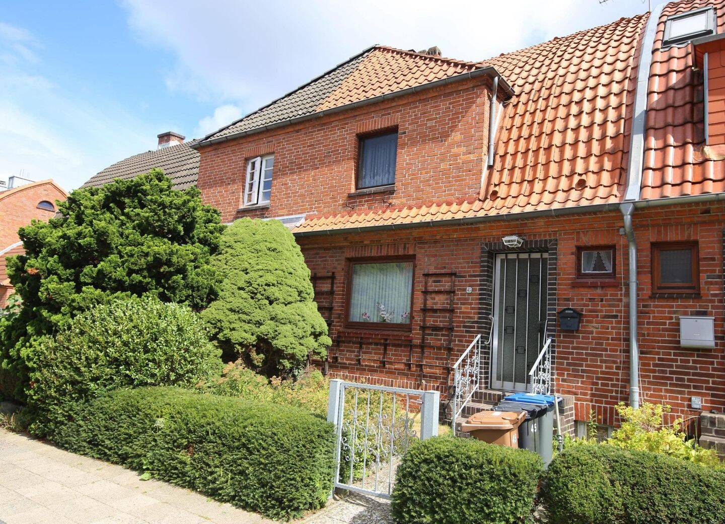 Reihenmittelhaus in St. Jürgen mit Garten zum kleinen Preis, 23562 Lübeck (Sankt Jürgen)