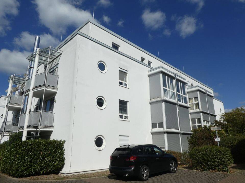 Spannendes Penthouse mit großzügiger Dachterrasse und eigenem Tiefgaragenstellplatz!, 65189 Wiesbaden (Biebrich Wiesbaden)