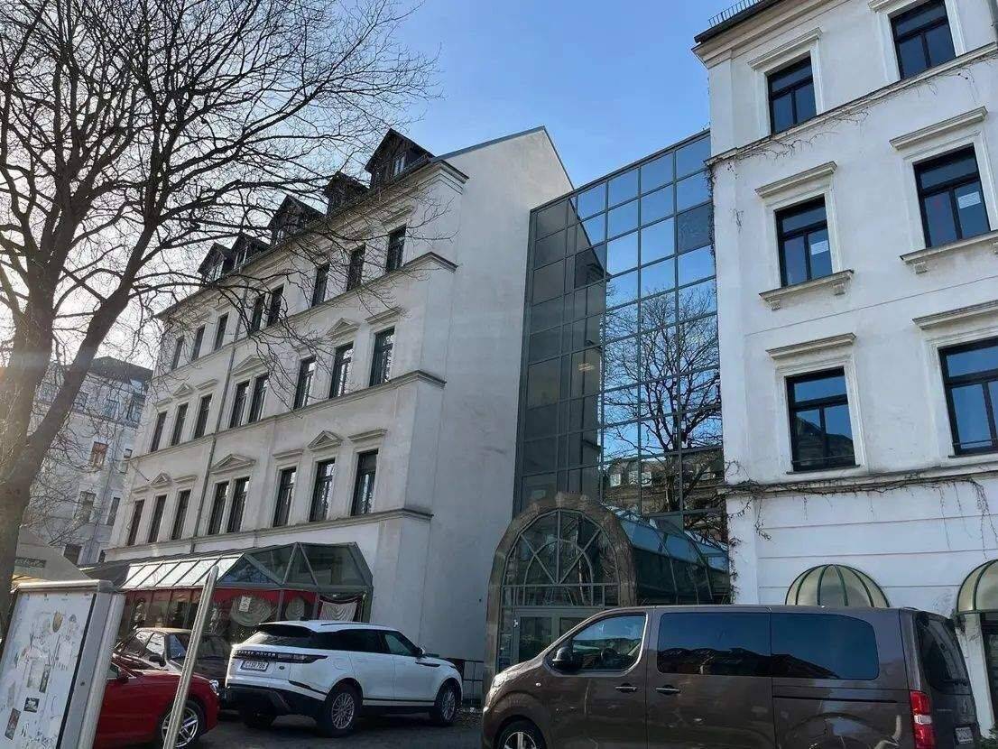 Sanierung! Dachterrassenwohnung mitten im Zentrum mit Aufzug! 1. Kaltmiete geschenkt!, 9111 Chemnitz (Altchemnitz Schloßchemnitz Zentrum)