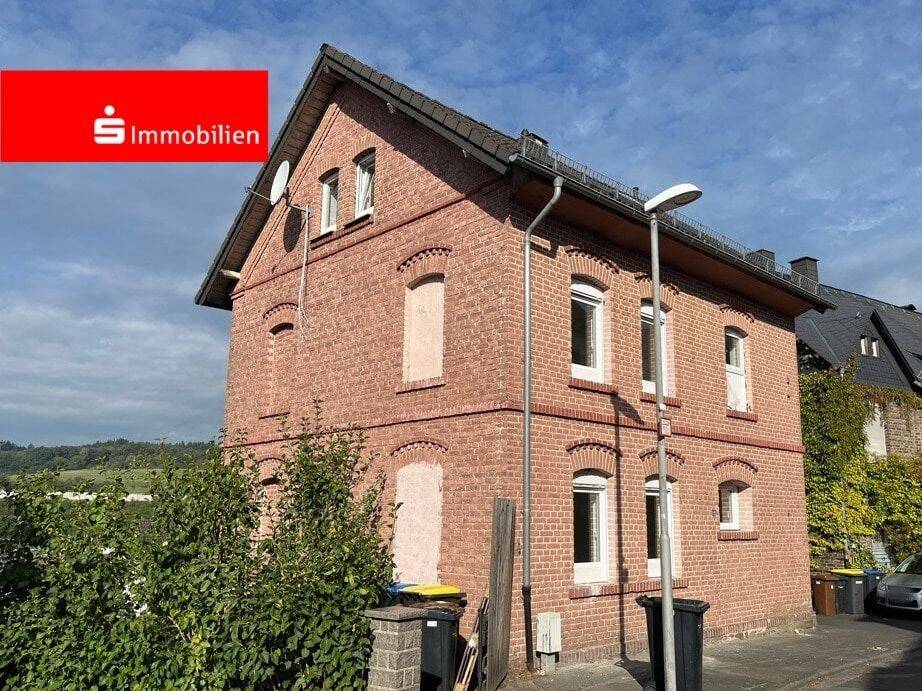 Hier kann schon bald Ihr Name an der Haustüre stehen! Saniertes Einfamilienwohnhaus zu verkaufen!, 35764 Sinn