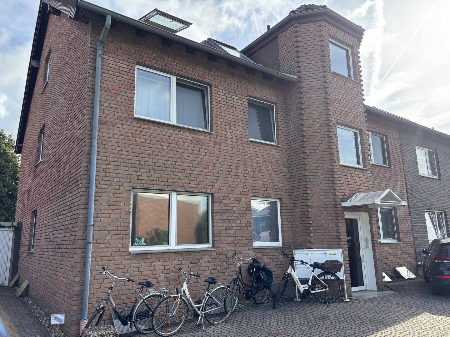 schöne 2 Zimmer Wohnung mit Parkett, Balkon und Stellplatz, 46537 Dinslaken
