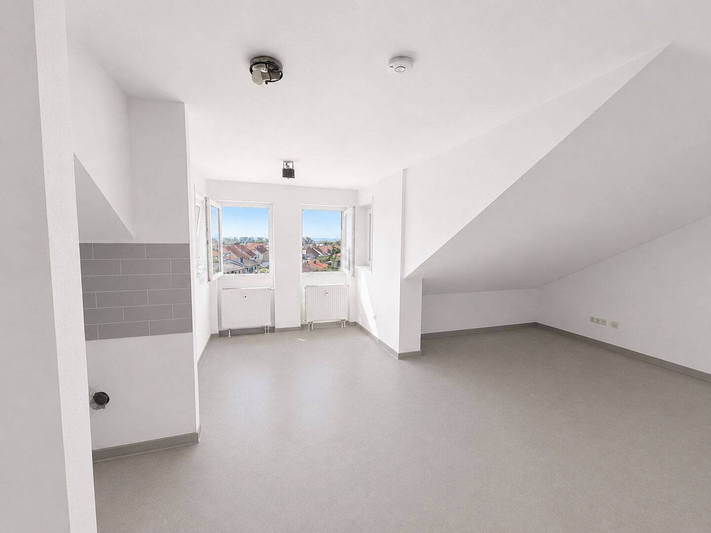 Leerstehende DG-Wohnung mit vielseitigem Entwicklungspotenzial, 76661 Philippsburg