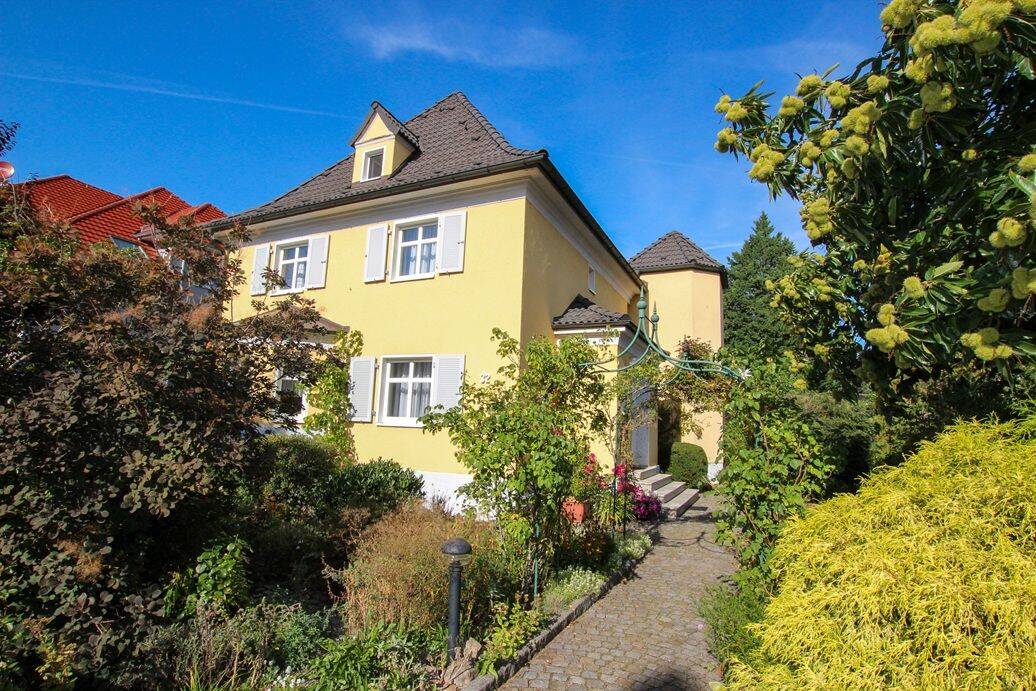 Attraktives EFH, 305 m² Wfl.,9 Zi., EBK, Garage, Wintergarten ***PROVISIONSFREI***, 1640 Coswig