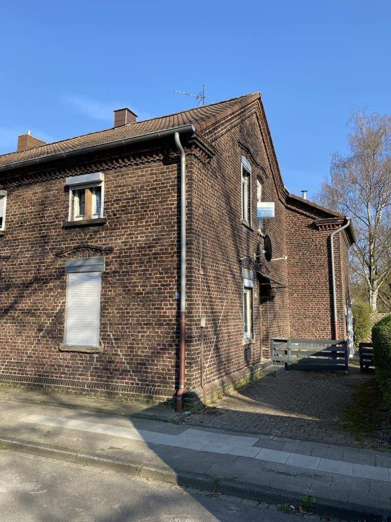 Denkmalgeschütztes Zechenhaus in Essen Kartenberg, 45327 Essen (Katernberg Stoppenberg)