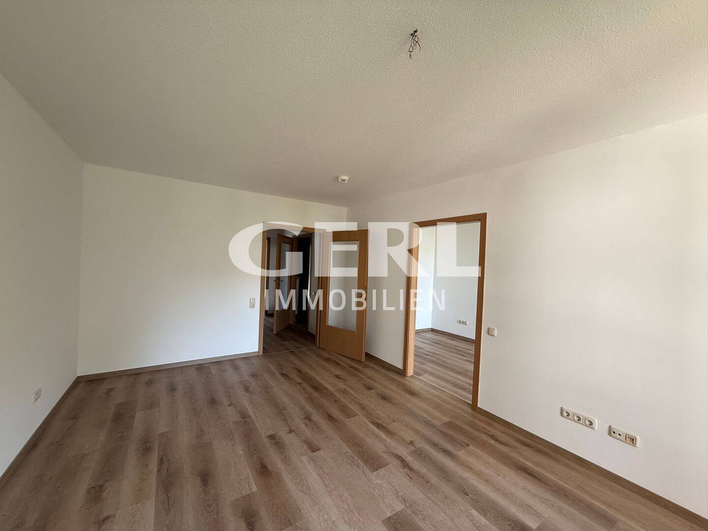 Helle 2-Zimmer-Wohnung im Straubinger Osten mit Balkon und Aufzug (WHG Nr. 13), 94315 Straubing