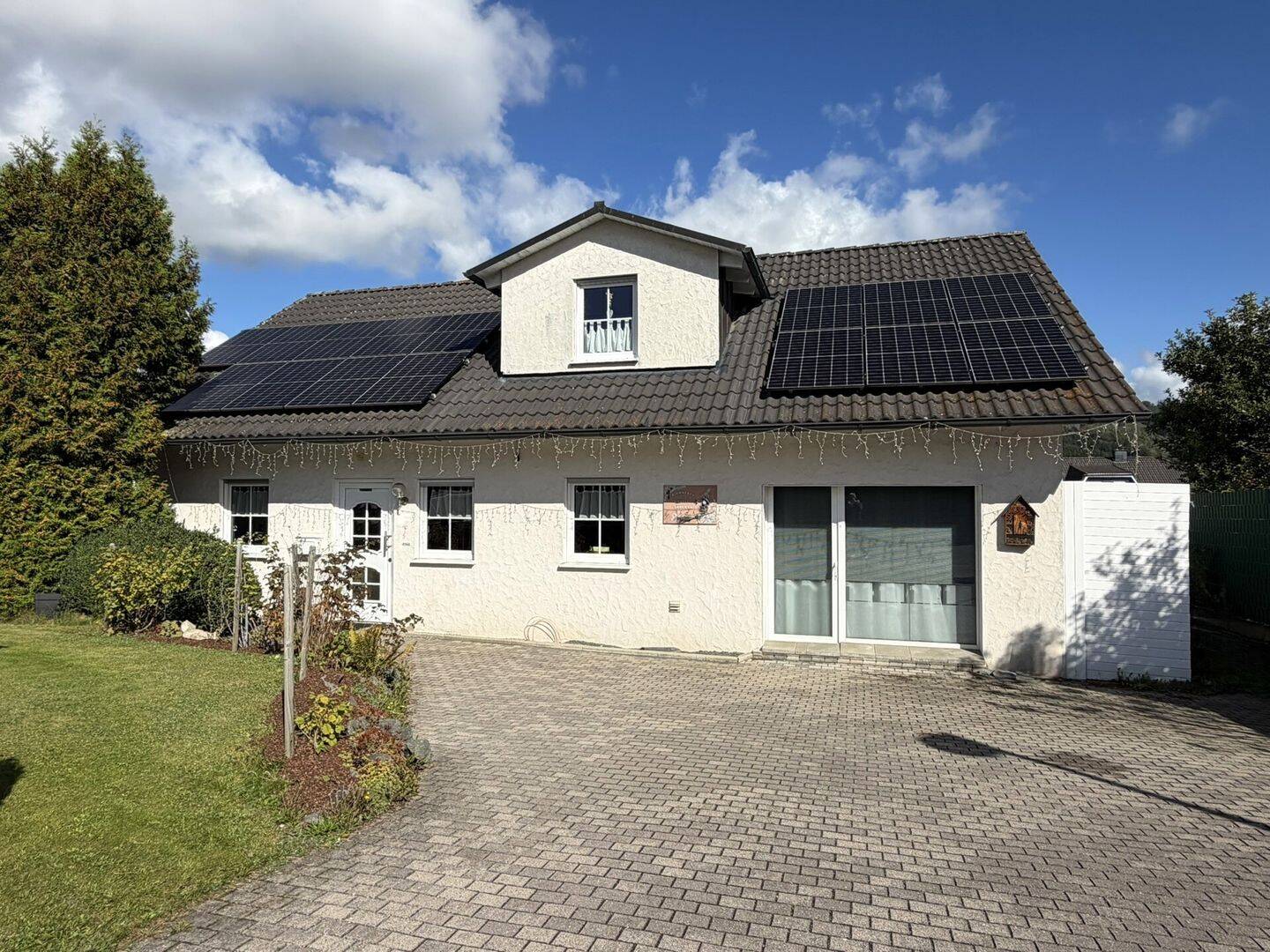 Wohnen, wohlfühlen und arbeiten – vielseitiges Einfamilienhaus in Olsberg/ Bigge, 59939 Olsberg