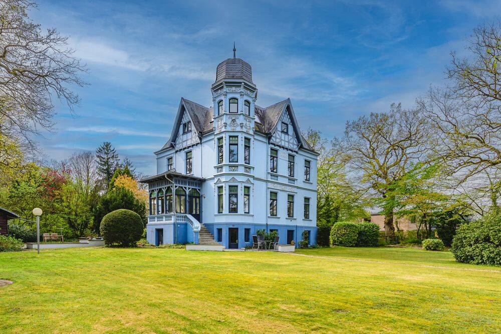 Historische Villa mit Turm und Wintergarten in Schüttorf, 48465 Schüttorf