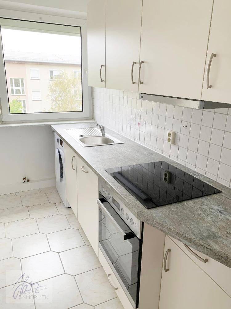 ***EINZIEHEN, WOHLFÜHLEN, ZUHAUSE SEIN*** – GEPFLEGTE 3-RAUMWOHNUNG MIT EINBAUKÜCHE ab November 2026 zu vermieten, 1619 Zeithain
