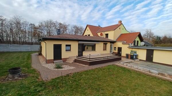 Brauchen Sie mehr Platz ? Gemütliches Haus mit großem Grundstück, 6449 Aschersleben