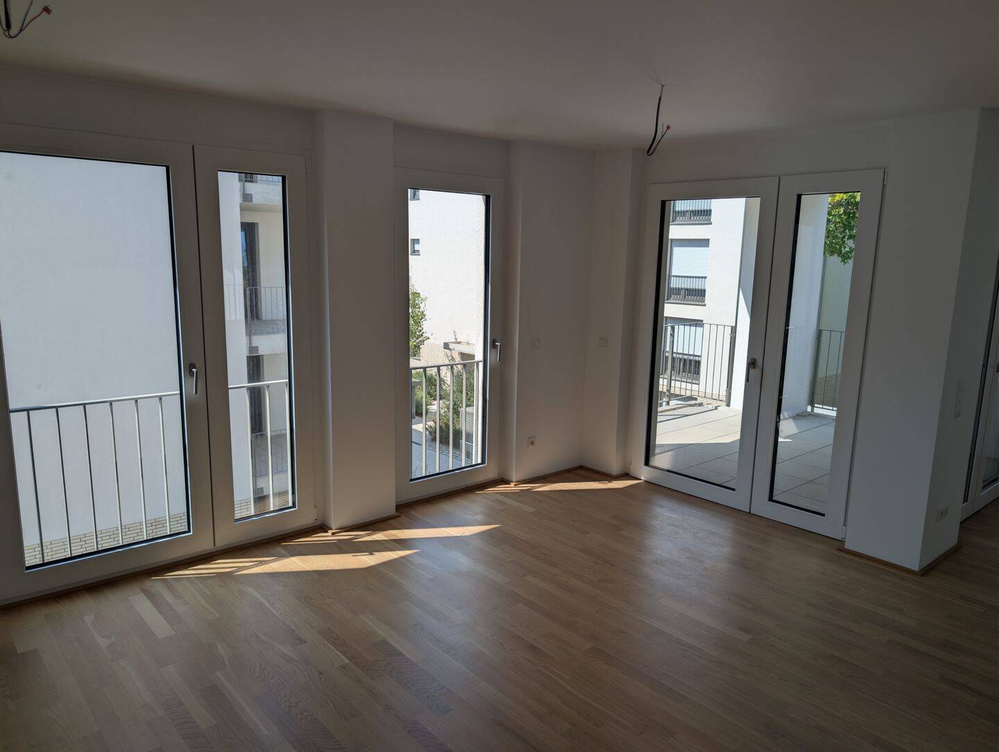Neubau Erstbezug: Helle 3-Zimmerwohnung mit Loggia, Gäste-WC, EBK und Blick ins Grüne, 69469 Weinheim