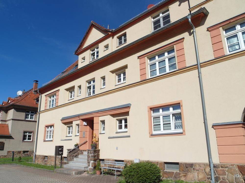 Ab Jan. 2027: Schöne 2-Zimmer-Wohnung mit offener Küche, Parkettboden, Badewanne und PKW-Stellplatz, 1683 Nossen