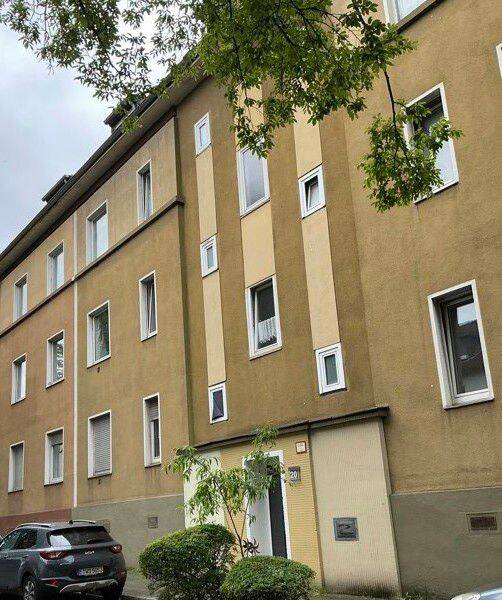 Auf gute Nachbarschaft: praktische 2-Zimmer-Wohnung mit Balkon zum Hof! Erstbezug nach Modernisierung!, 45138 Essen (Huttrop Südostviertel)