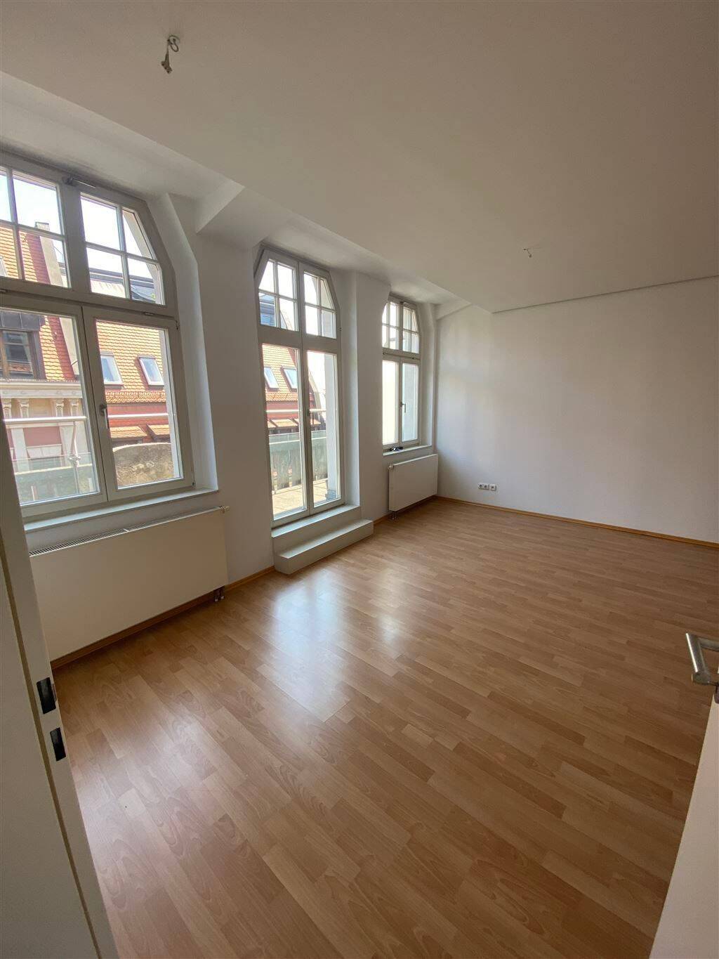 JÄGERHOF * Innenstadt* helle 2 Zimmer-Whg. mit gr. Balkon* sep. Küche* Bad m. Wanne, 4109 Leipzig (Zentrum Zentrum-Nord Zentrum-West)