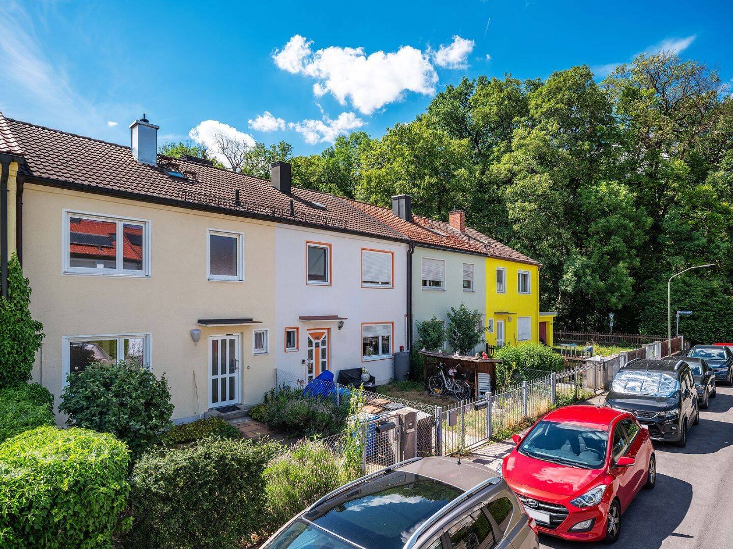 MAIER – Angerlohe vor der Tür: Ihr Familienzuhause mit Südgarten und Garage!, 80997 München (Allach-Untermenzing Moosach Pasing-Obermenzing)