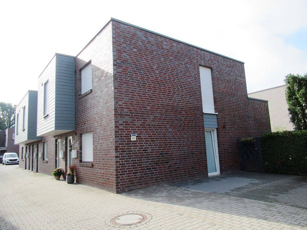 Helle 2-Zi-Wohnung im 1. OG m. großzügigem  Balkon in Wohnhaus m. 2 Mietparteien, 49661 Cloppenburg
