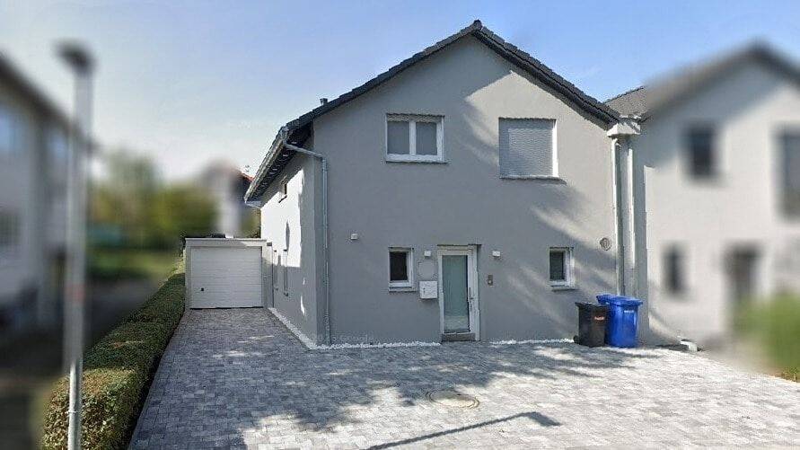 Modernes KfW-55-Haus mit Wärmepumpe, Photovoltaik und großzügigem Wohnbereich, 74193 Schwaigern