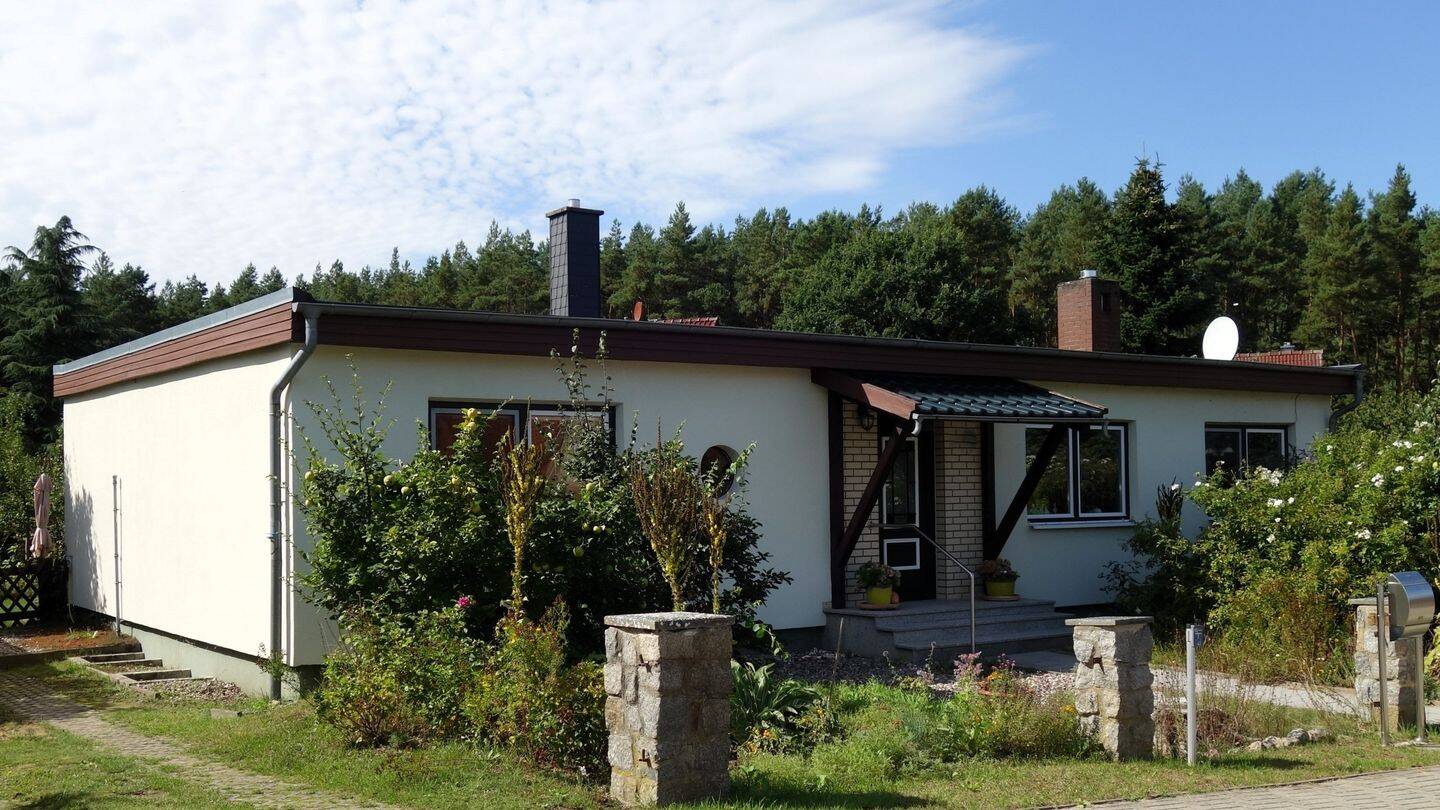 Großzügiger Bungalow am Waldesrand, wohnen zwischen Wasser und Wald, 18276 Lohmen